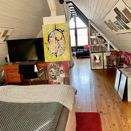 Bel Art Atelier Mit Grossem Parkplatz * חאן