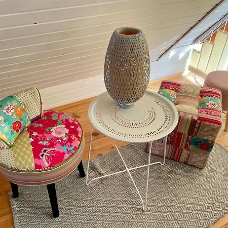 Bel Art Atelier Mit Grossem Parkplatz