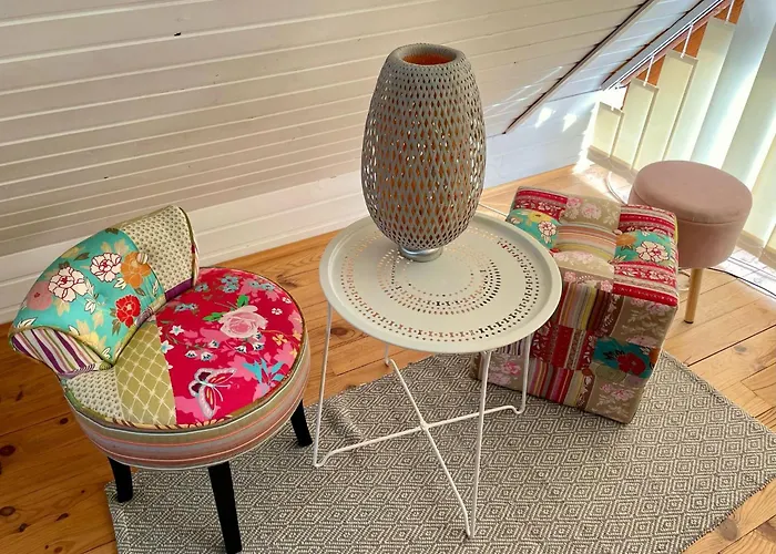 Bel Art Atelier Mit Grossem Parkplatz